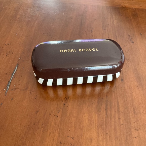Henri Bendel Sunglasses - Picture 3 of 14